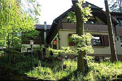 Edenkobener Hütte am Hüttenbrunnen